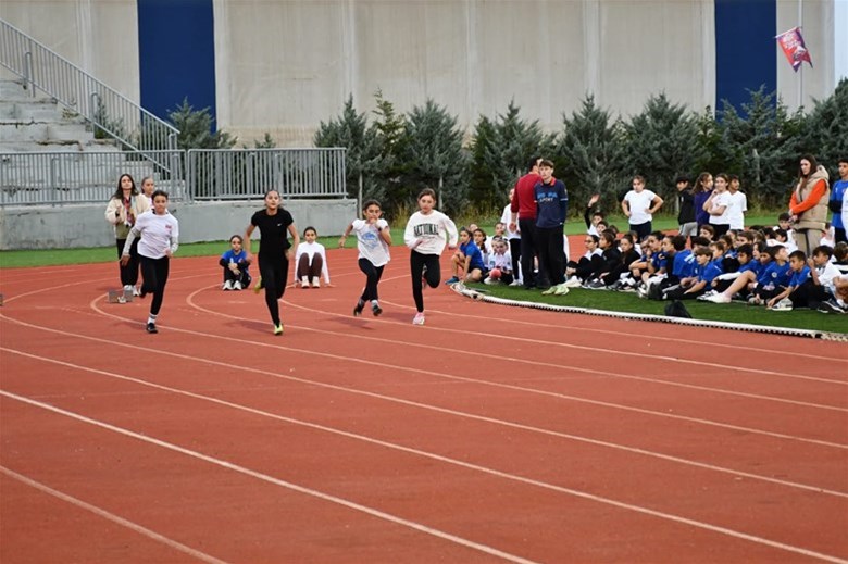 AMATÖR SPOR HAFTASI ATLETİZM YARIŞMALARI TAMAMLANDI.