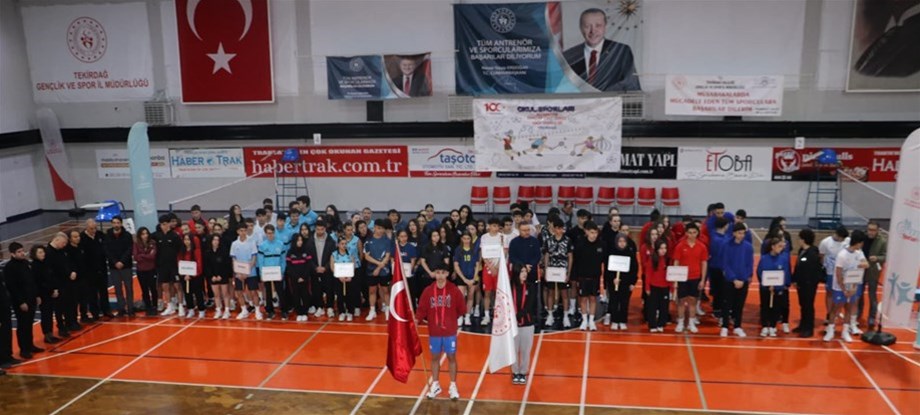 OKUL SPORLARI BADMİNTON GENÇLER (KIZ-ERKEK) GRUP MÜSABAKALARI İLİMİZ EV SAHİPLİĞİNDE BAŞLADI.